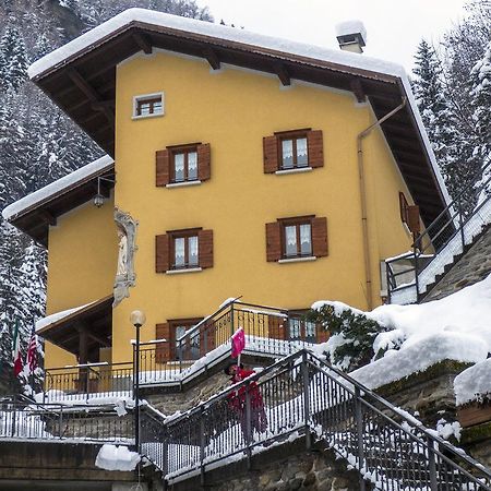 Hotel Valdigiust Campodolcino Esterno foto