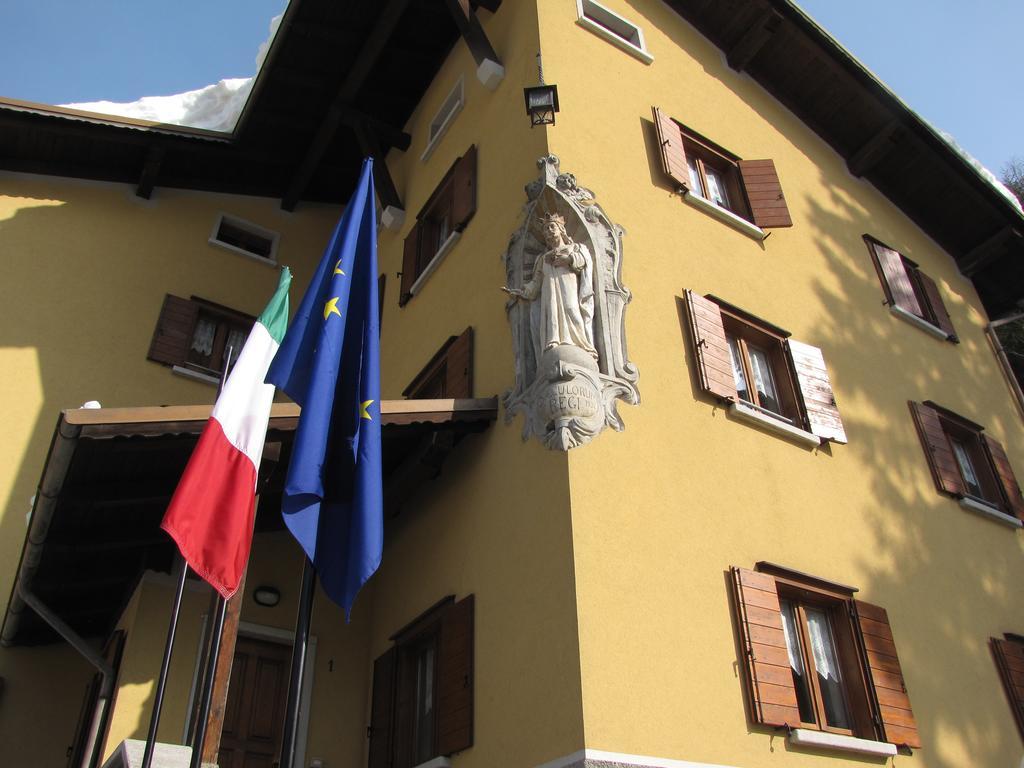 Hotel Valdigiust Campodolcino Esterno foto