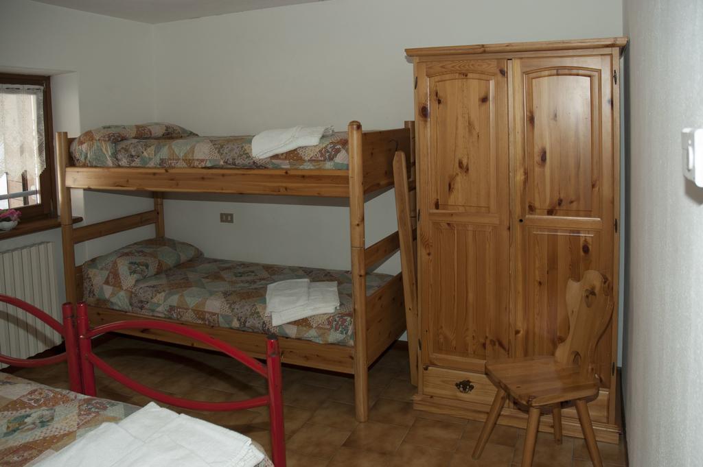 Hotel Valdigiust Campodolcino Esterno foto